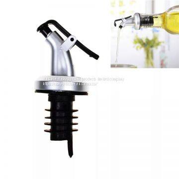 Olive Oil Sprayer Liquor Dispenser Wine Pourers Flip Top Stopper Kitchen Tools Eco-friendly Silicone Plastic Tools Outil de cuis