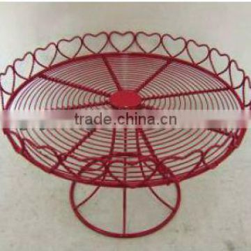 Red heart iron wire cake stand