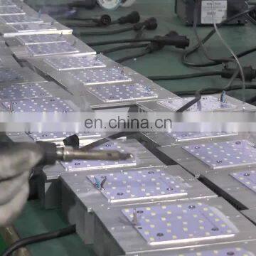 China Manucature LED solar traffic light