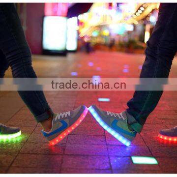 2016 new style fashion LED flashing light shoes