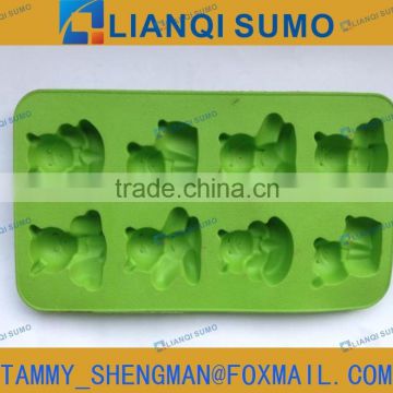 Plastic bear shape ice cube tray