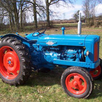 120Hp 140hp 4 WD Large Farm Tractors Hydrostatic Engine Strong Engine
