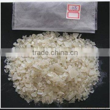 Low-iron flake aluminum sulfate