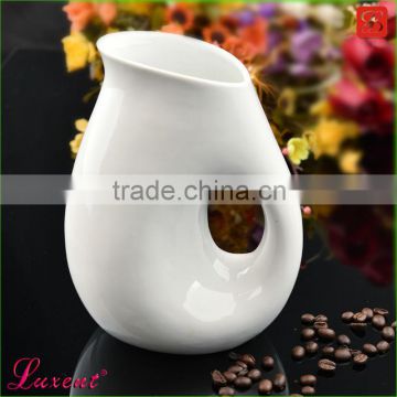 Ceramic house kitchen white sauce jar cookie pot creamer