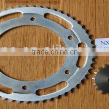 Good Quality Material SAE1045 17T 54T 428H 132L Motorcycle Chain and Sprocket NXR125 Bros