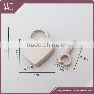 heart shape pad lock mini size bag lock luggage parts,suitcase parts                        
                                                Quality Choice