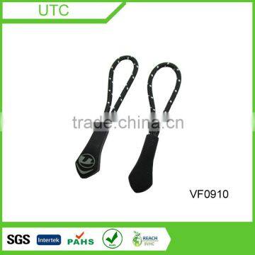 Rubber puller with custom logo for garment