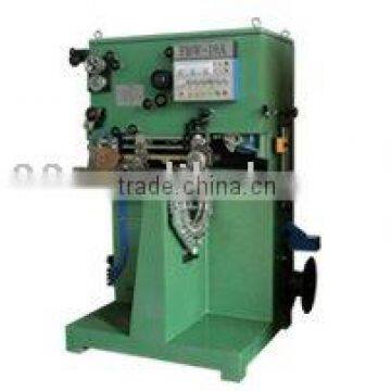 Backward feeding can resistance welding machine