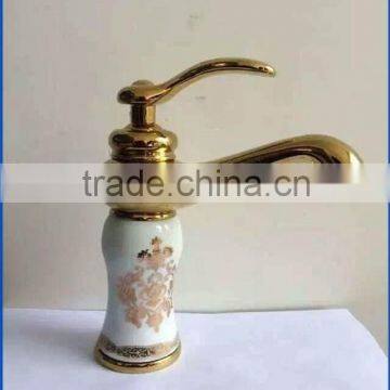 China Golden Water Mixer Brass Basin Faucet