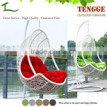 TG15-0146 Resin wicker hanging chair egg shaped swing chair