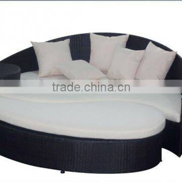 comfortable PE rattan Sun Lounger 3 sectional lounger bed