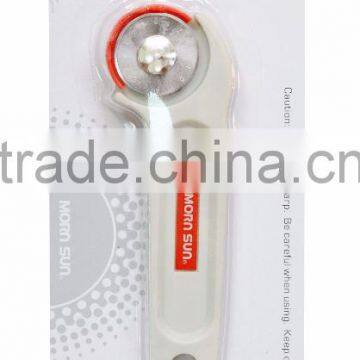 28mm Plastic Bent Handle Rotary Cutter - Knives Wholesale photo-2