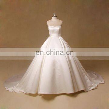 Bridal gown very long tail wedding dress