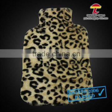 BS standard natural rubber hot water bottle with leopard pvc plush cover