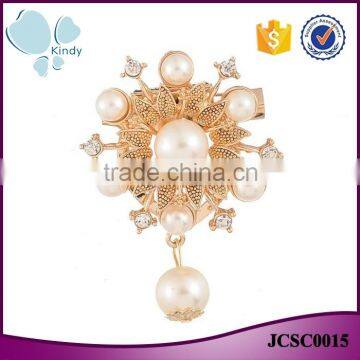 Wholesale korean jewelry zinc alloy pearl rhinestone flower shape gold scarf clip brooch