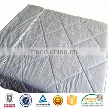 china supplier 100%polyester velboa camel quilt