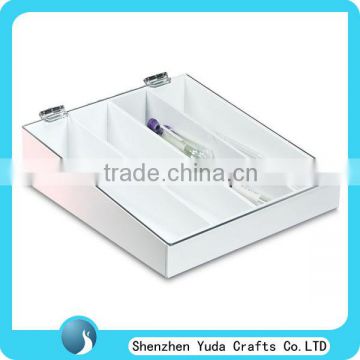 4 spaces white acrylic storage box with clear acrylic dust cover lid