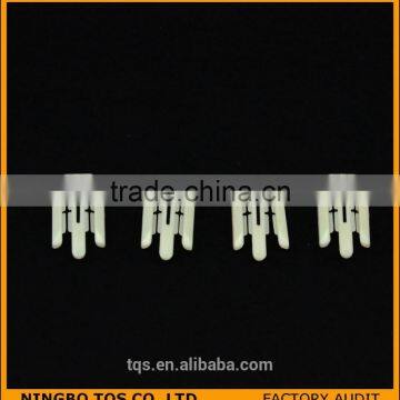 W Shape Milk White Packing Plastic Clips for Garment photo-2