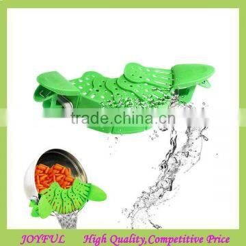 Universal Size Fit Most Pans Clip-on Green Silicone Pasta Strainer