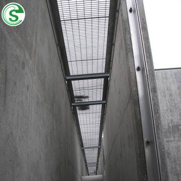 Military base buildings hard strength flat steel bar welded grating security fence wall