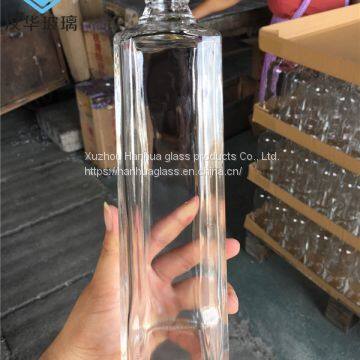 Manufacturer's Direct Selling 750ml Rectangular Glass Wine Bottle photo-3