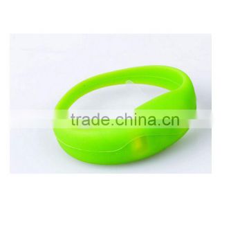 Colorful led lighting remote control bracelet/newest flashing wristband