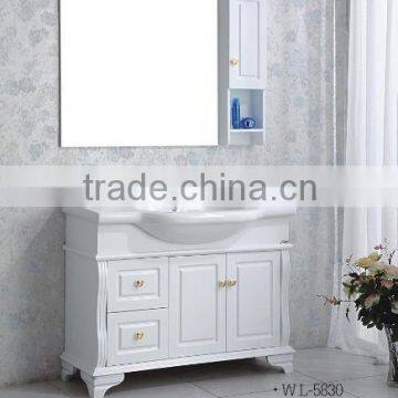 Traditional Solid Wood Bathroom Cabinet 5820