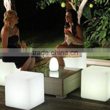 Factory Wholesale rechargeable PE material waterproof outdoor led cube