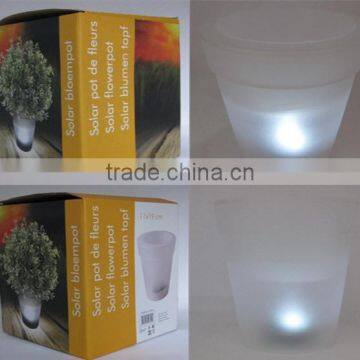 Solar flower pot