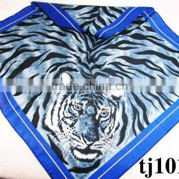 Latest fashional tiger printed designer kerchief bandana