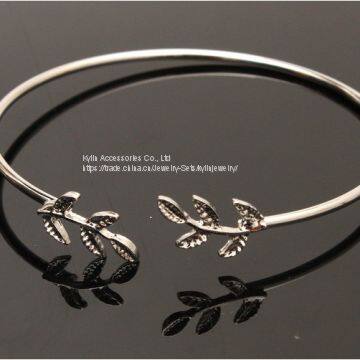 Fashion Jewelry Leaf Open Bangle photo-2
