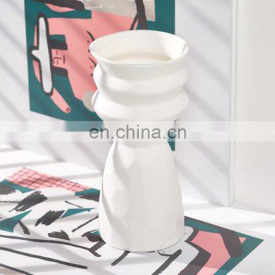 Wholesale Nordic INS Creative Irregular White Porcelain Ceramic Vase Pot Jar Home Decor Vases