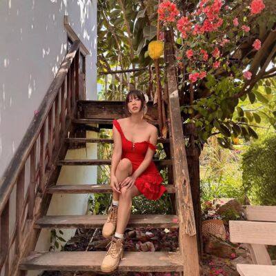 INS Internet Famous Women's Clothing Design Sense Red French Fungus Edge Sleeveless Dress photo-3