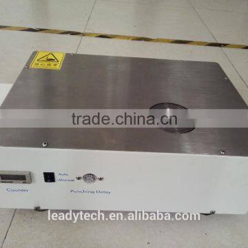 LED bulbs cap crimping machine