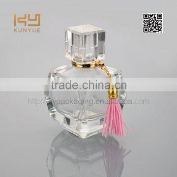 small cube shape perfume bottle with tassel                        
                                                Quality Choice