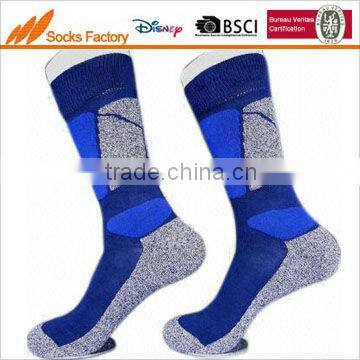 Men's sports socks with selective terry and coolmax yarn