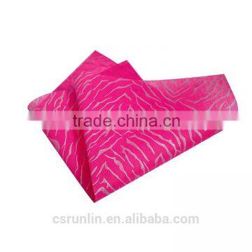 Colored Floral Wrapping Paper Nonwoven Cloth photo-2