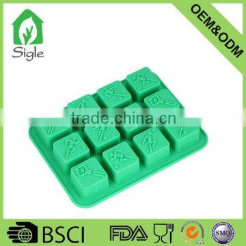 2016 Hot sale food grade FDA and LFGB 12-cavity Football Shape silicone chocolate mould and ice cube Tray