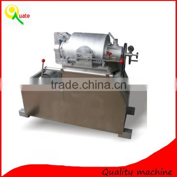 Air flow type puffed food making machine