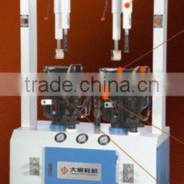 Universal Sole Attaching Machine