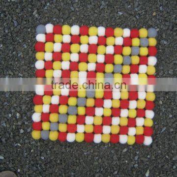 3D felted 2 cm ball Square mat/rug