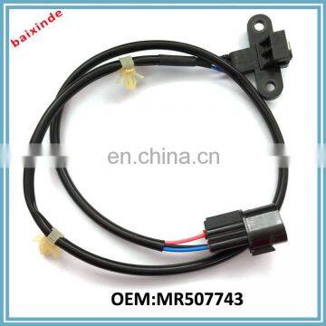 Auto parts Crankshaft cam sensor OEM MR507743