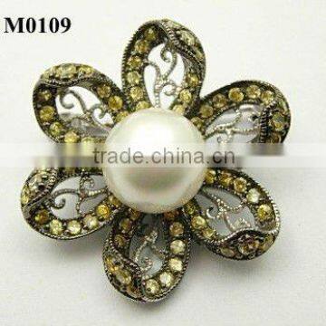 Korean flower shaped pearl brooch with cubic zirconia