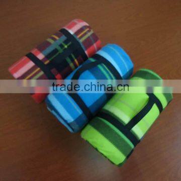 polar fleece printed check pattern roll up with pp webbing aluminium foil travel hiking blanket