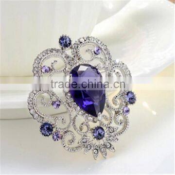 Newest Elegant Magnetic Crsytal Brooch