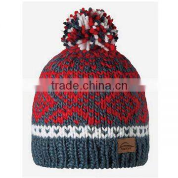 2015 CUSTOM CROCHET WOMEN'S POM POM WINTER HAT WITH LEATHER PATCH LOGO CHINA FACTORY