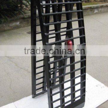 Arched aluminium folding ramp