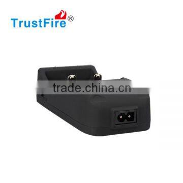Factory Cheap Price Portable TR-006 Battery Charger for 26650 and 18650 Rechargeable Battery photo-3