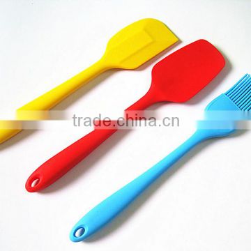 Wholesale non-stick food grade heat resistant kitchen cooking utensils seamless large 27-28cm 3-piece silicone spatula set