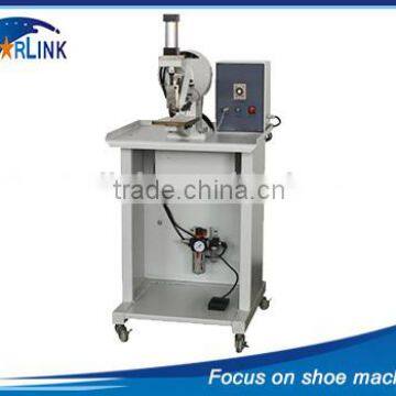 Automatic four claws nail attaching machine